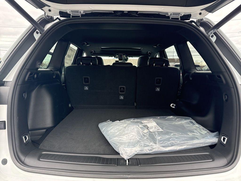 new 2025 Jeep Grand Cherokee car, priced at $42,385