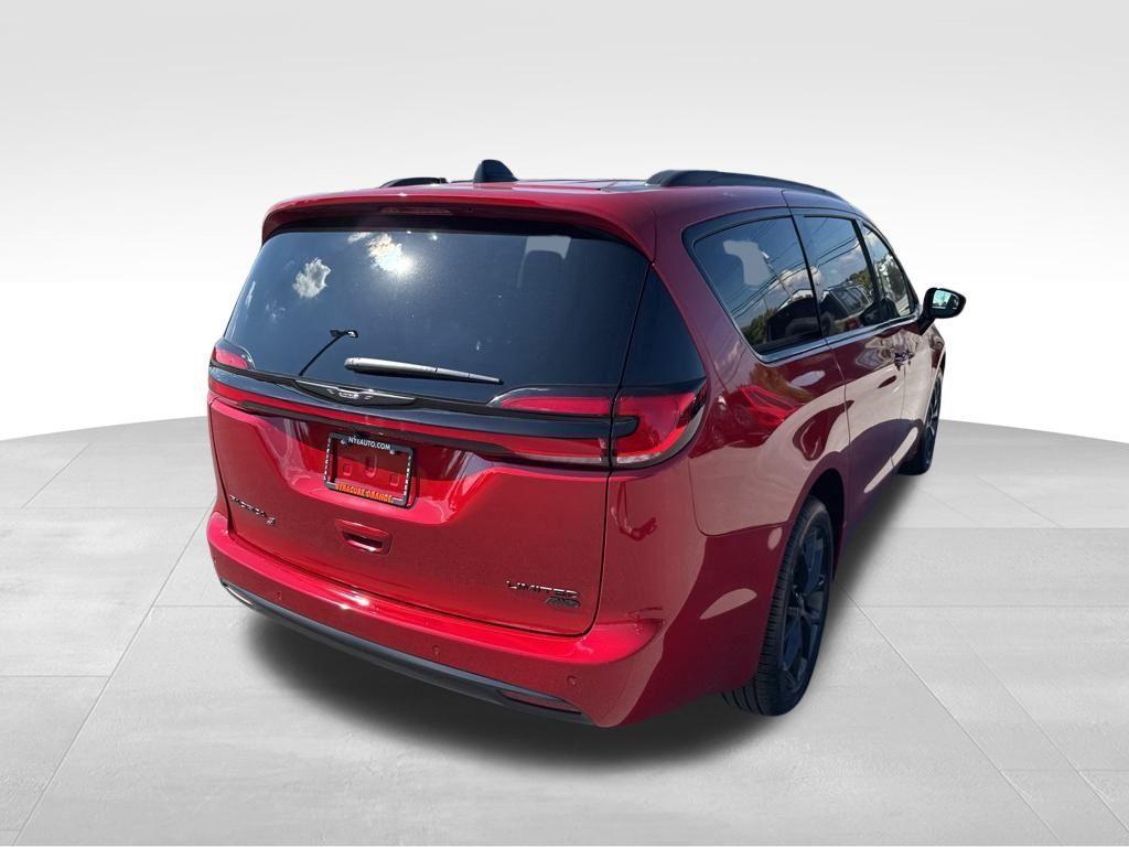 new 2026 Chrysler Pacifica car, priced at $54,940