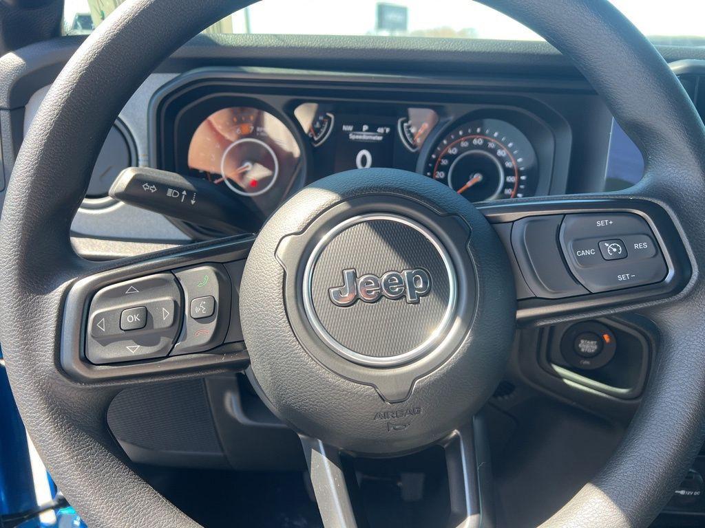 new 2025 Jeep Wrangler car, priced at $41,427