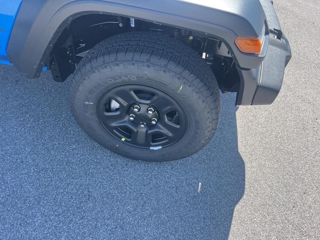 new 2025 Jeep Wrangler car, priced at $41,427