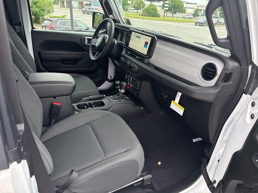 new 2025 Jeep Wrangler car, priced at $45,593