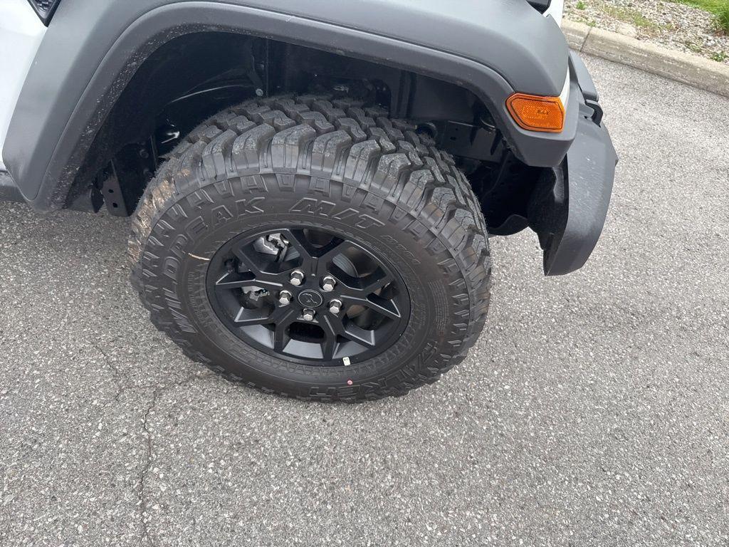 new 2025 Jeep Wrangler car, priced at $45,593