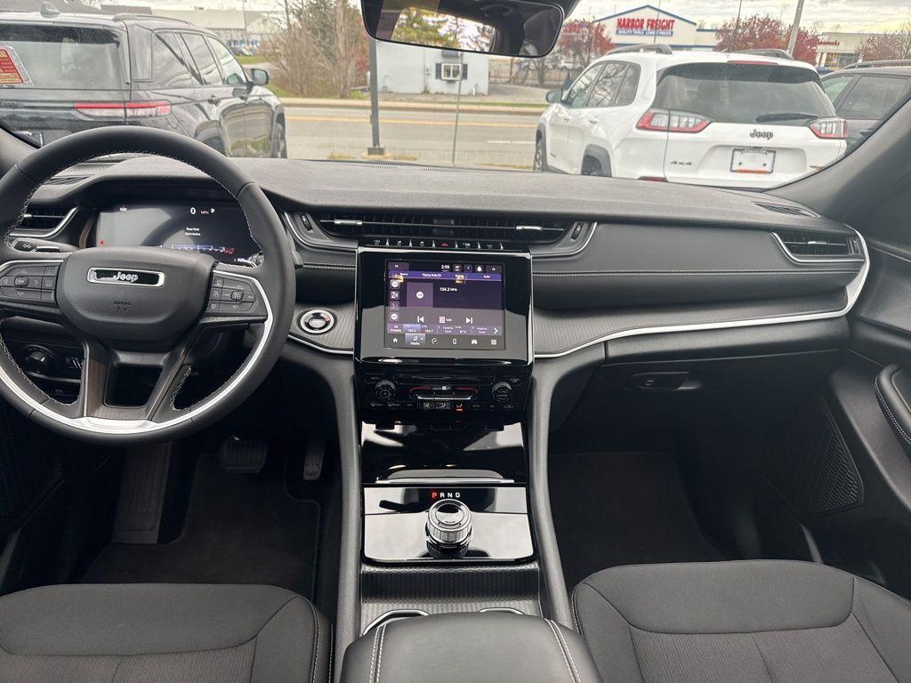 used 2025 Jeep Grand Cherokee car, priced at $34,995