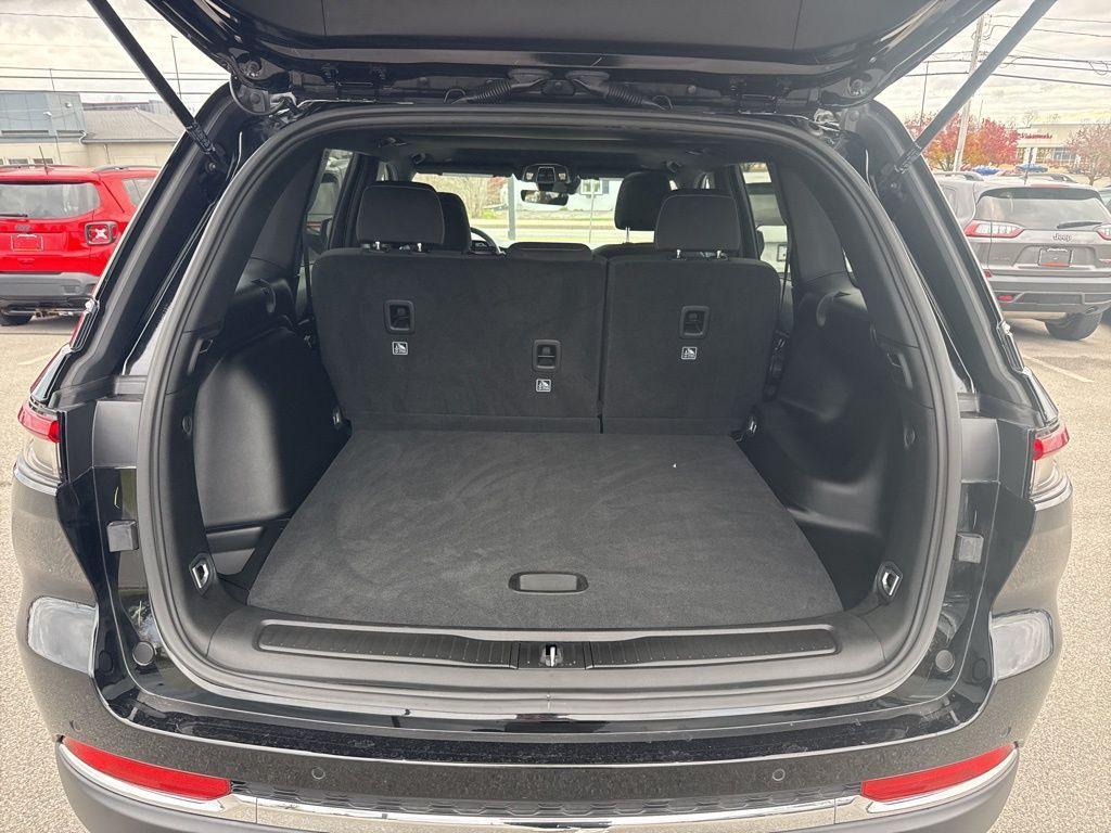 used 2025 Jeep Grand Cherokee car, priced at $34,995