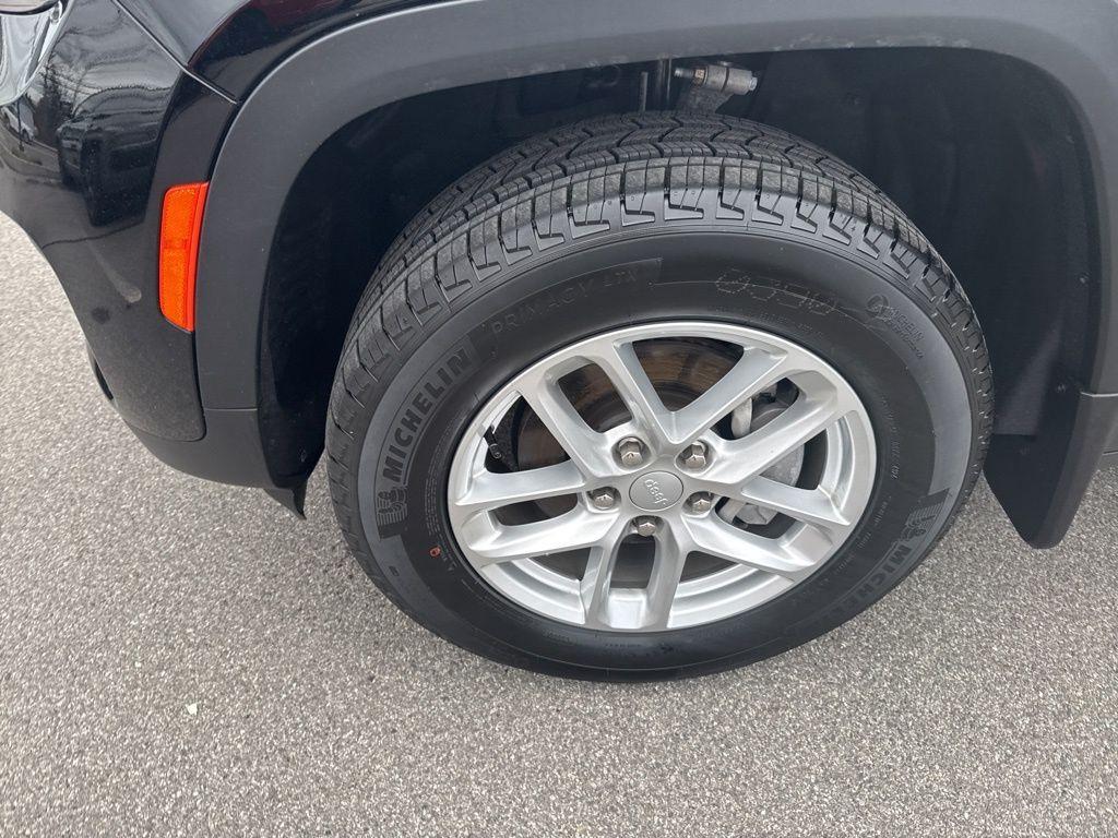 used 2025 Jeep Grand Cherokee car, priced at $34,995