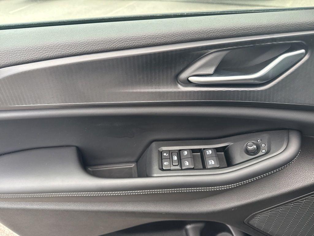 used 2025 Jeep Grand Cherokee car, priced at $34,995