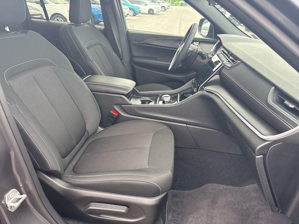 used 2025 Jeep Grand Cherokee car, priced at $42,995