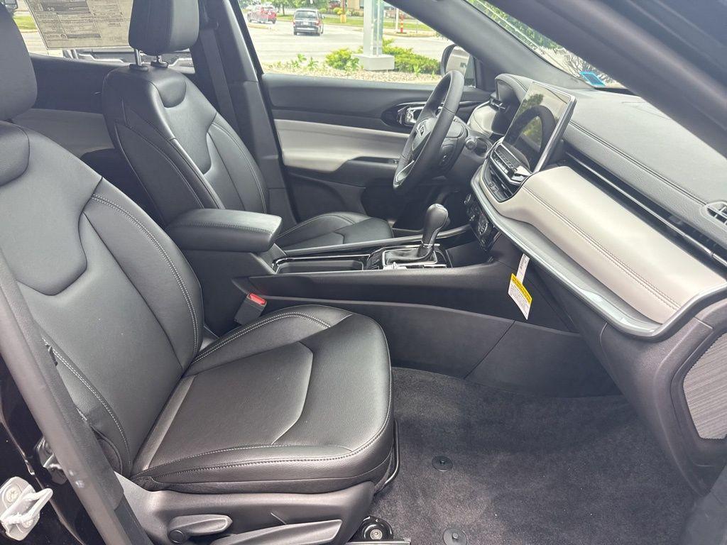 new 2025 Jeep Compass car, priced at $32,606