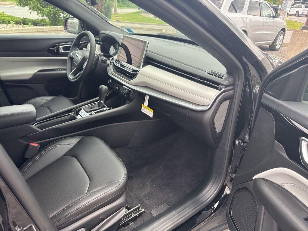 new 2025 Jeep Compass car, priced at $32,606