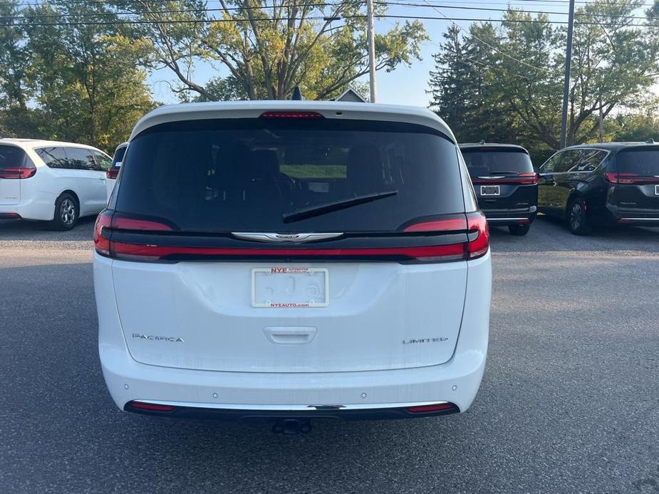 new 2024 Chrysler Pacifica car, priced at $46,090