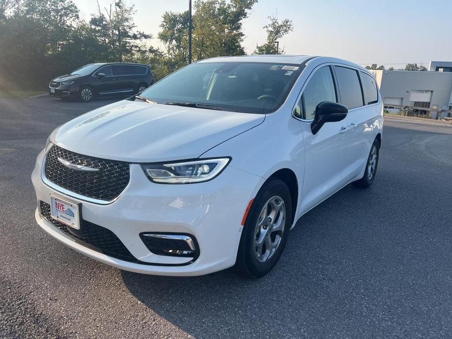 new 2024 Chrysler Pacifica car, priced at $46,090