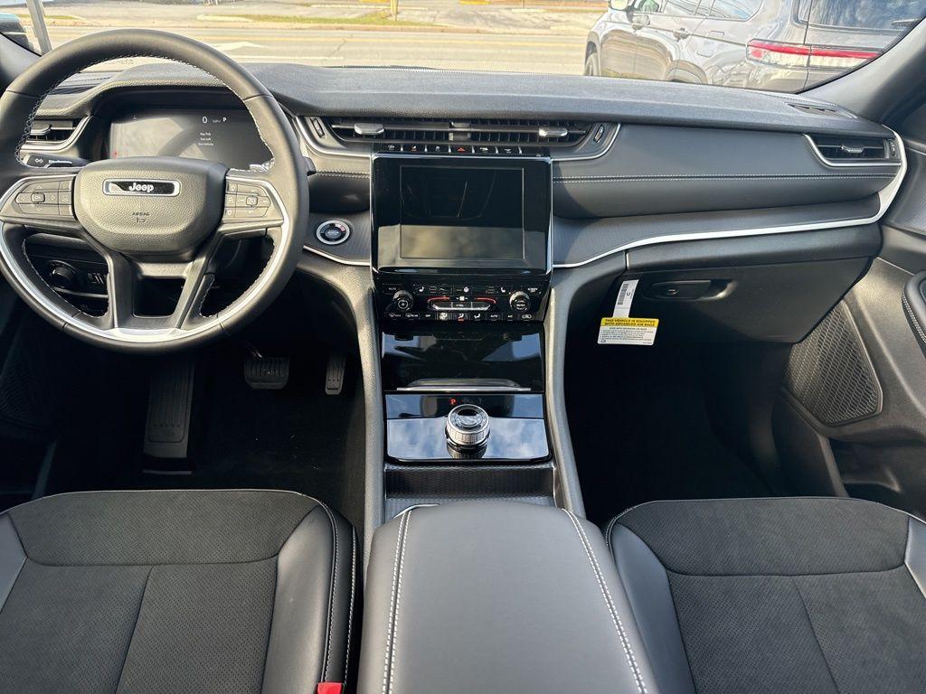 new 2025 Jeep Grand Cherokee car, priced at $45,125