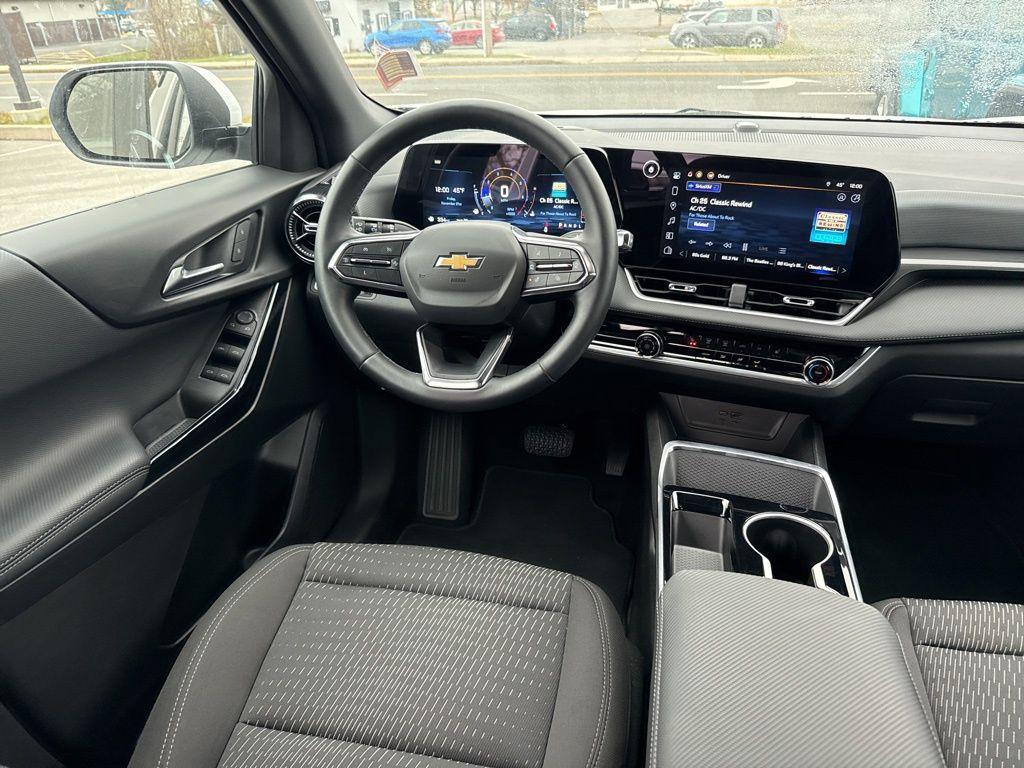used 2025 Chevrolet Equinox car, priced at $29,500