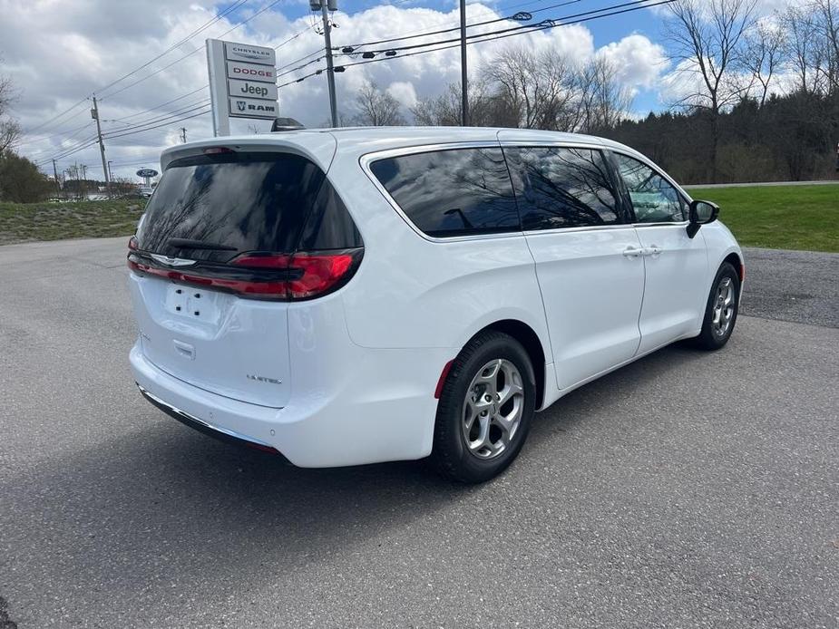 new 2024 Chrysler Pacifica car, priced at $47,620