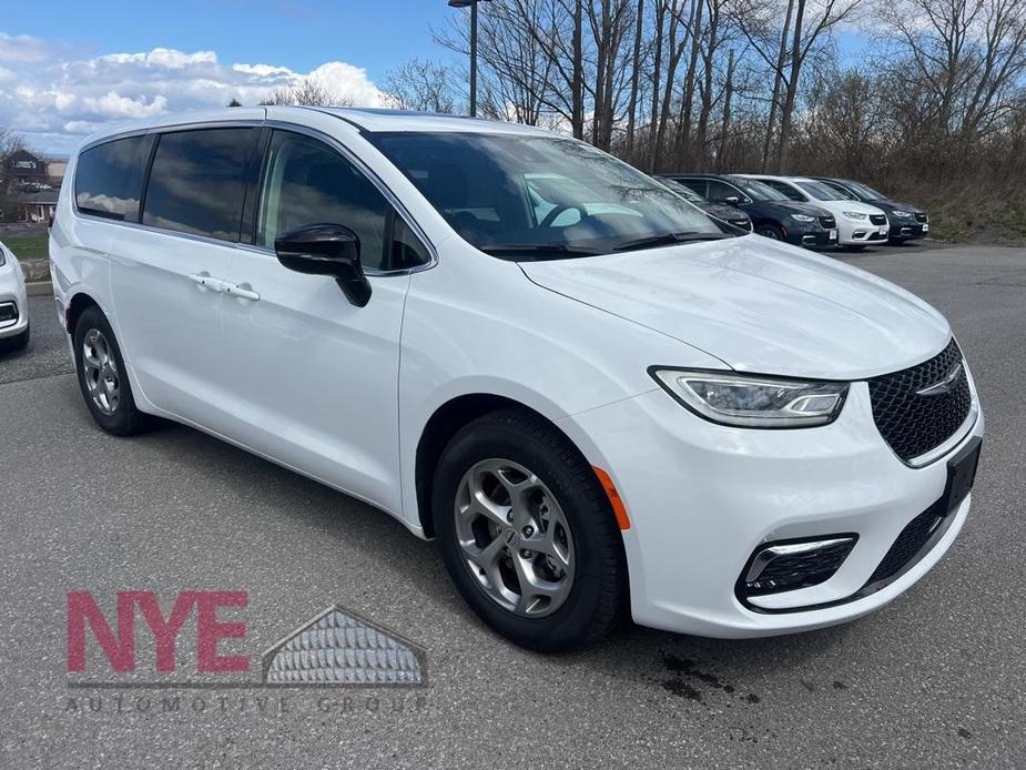 new 2024 Chrysler Pacifica car, priced at $47,620