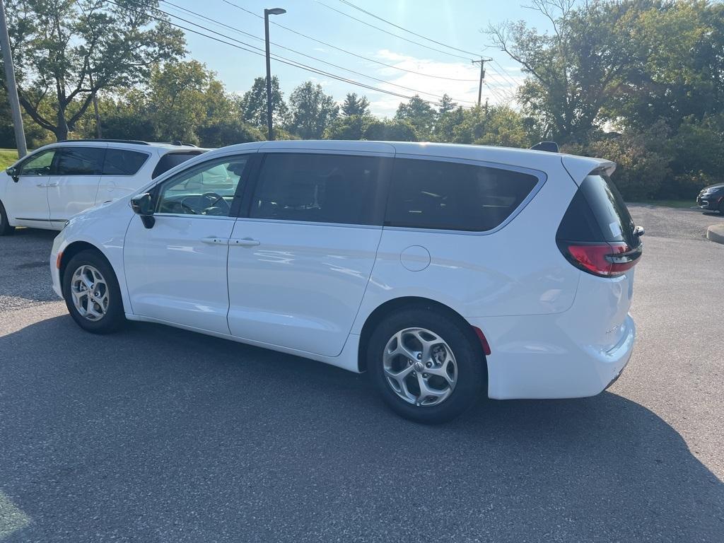 new 2024 Chrysler Pacifica car, priced at $43,425