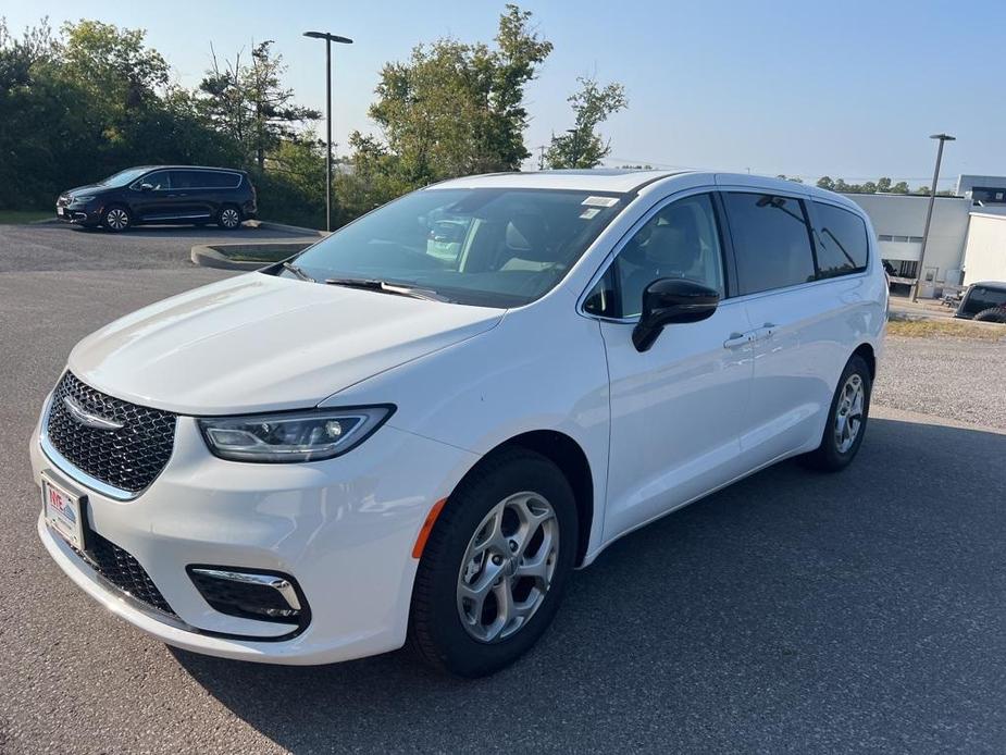 new 2024 Chrysler Pacifica car, priced at $43,425