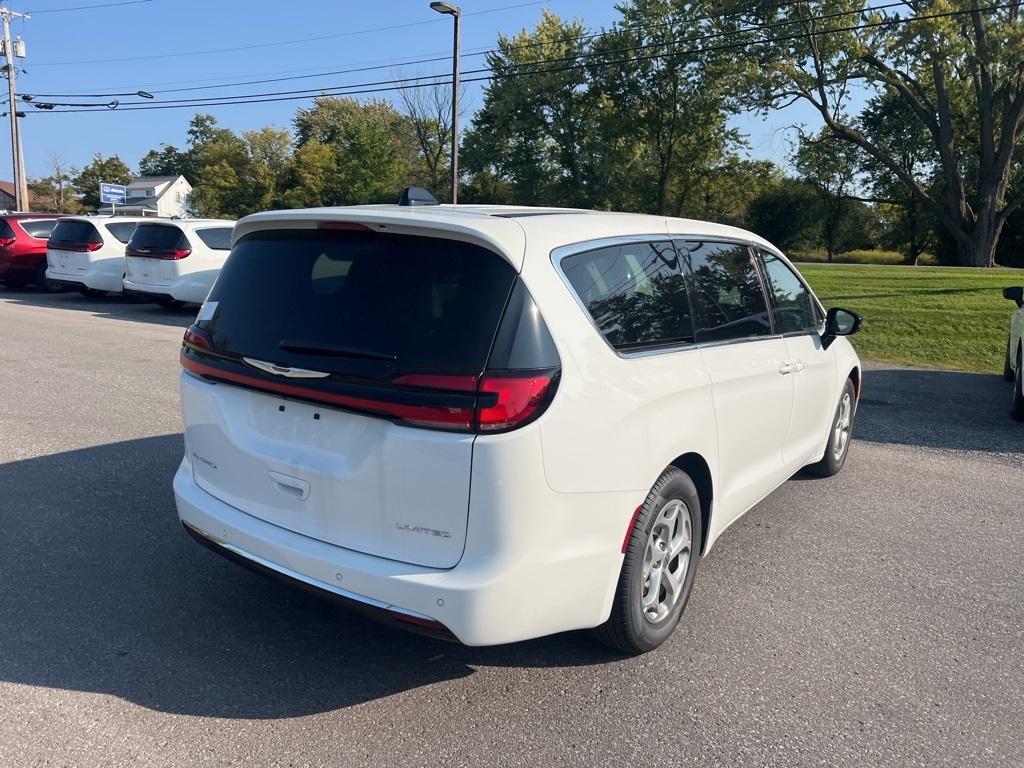 new 2024 Chrysler Pacifica car, priced at $43,425