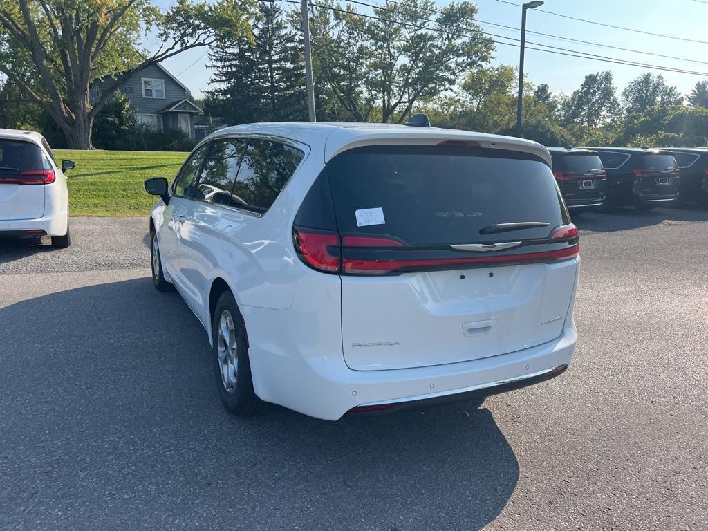 new 2024 Chrysler Pacifica car, priced at $43,425