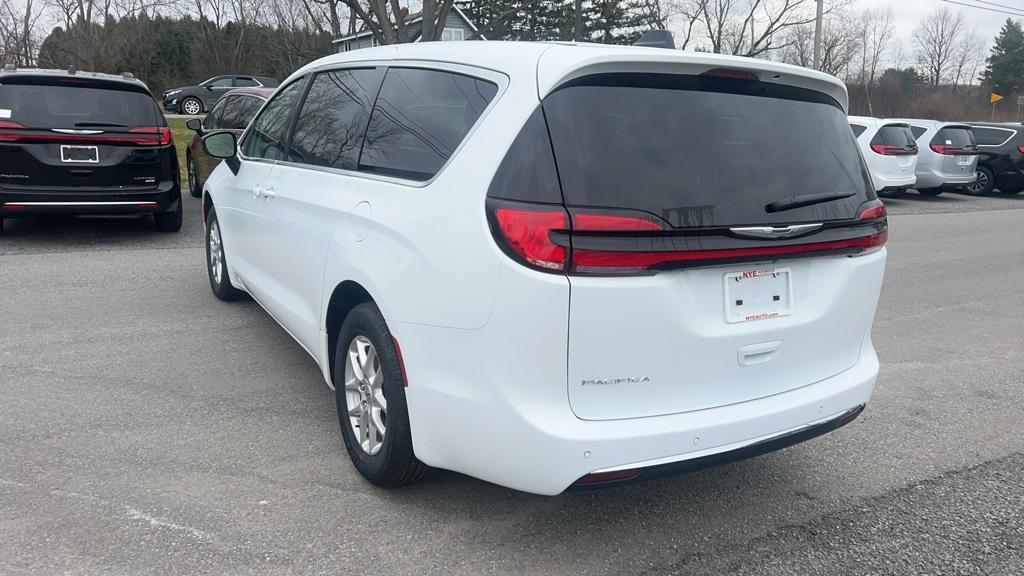 new 2024 Chrysler Pacifica car, priced at $41,905