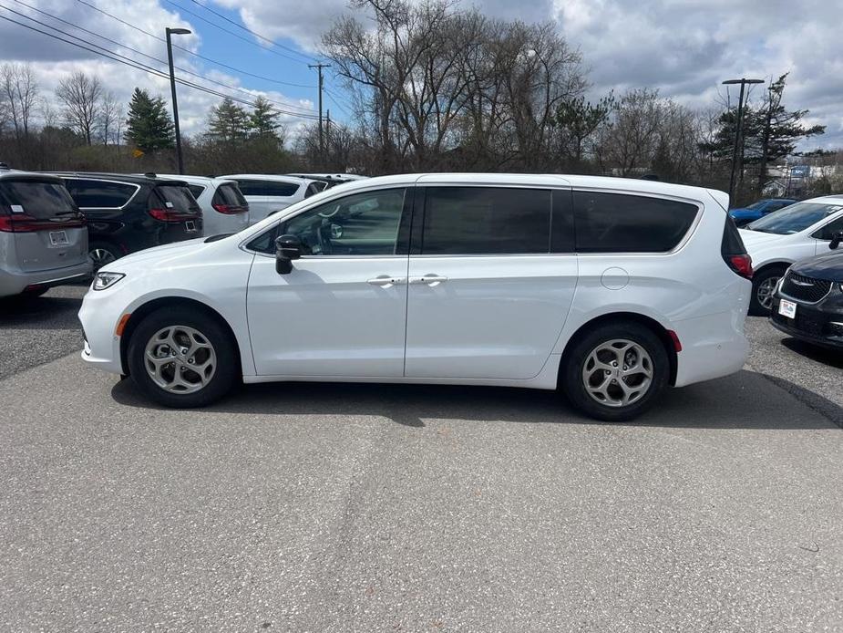 new 2024 Chrysler Pacifica car, priced at $46,090