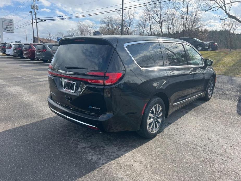 new 2023 Chrysler Pacifica Hybrid car, priced at $42,734