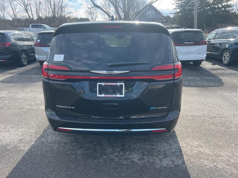 new 2023 Chrysler Pacifica Hybrid car, priced at $42,734