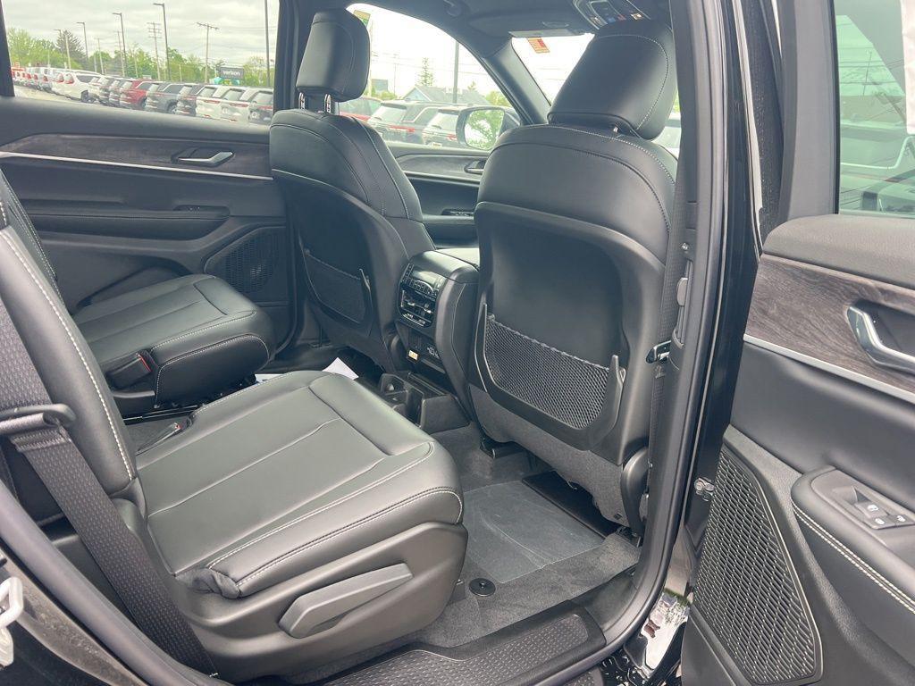 new 2025 Jeep Grand Cherokee L car, priced at $46,470
