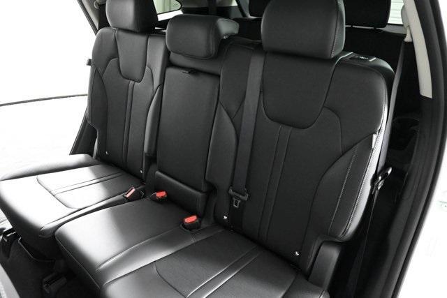 new 2025 Kia Sorento car, priced at $35,124