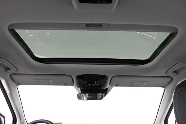 new 2026 Kia Carnival Hybrid car, priced at $50,150