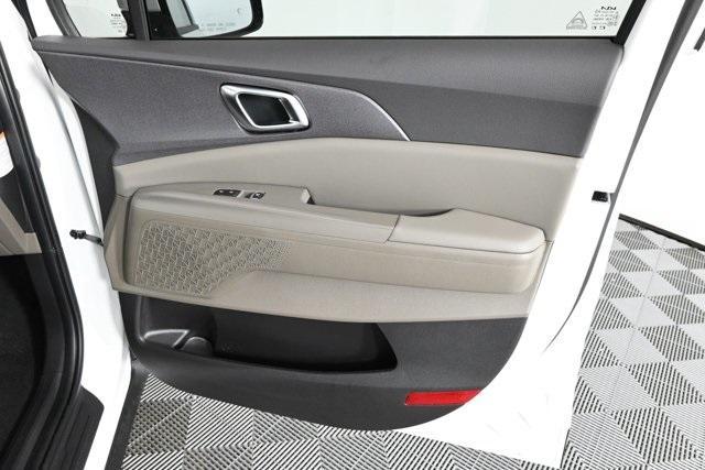 new 2026 Kia Carnival Hybrid car, priced at $50,150