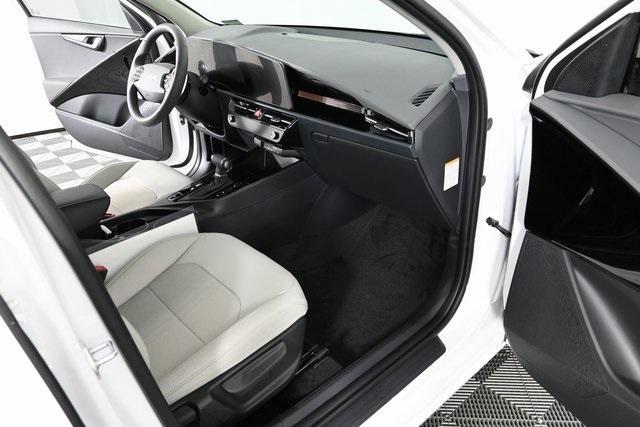 new 2025 Kia Niro car, priced at $29,994