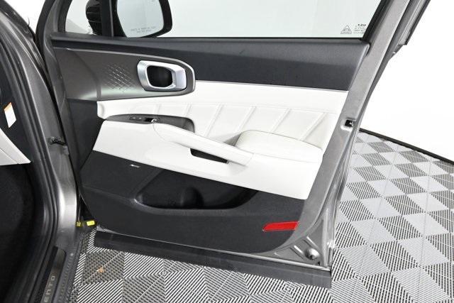 new 2026 Kia Sorento Hybrid car, priced at $48,755