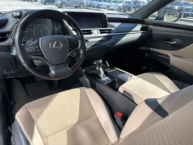 used 2019 Lexus ES 300h car, priced at $27,916