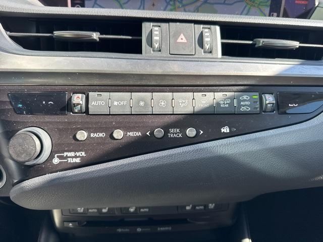 used 2019 Lexus ES 300h car, priced at $27,916