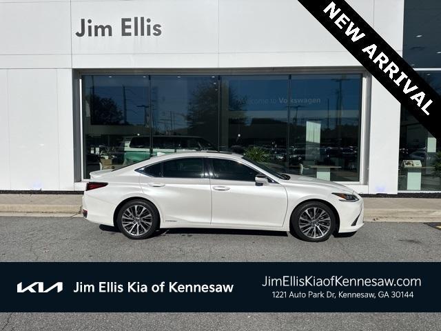 used 2019 Lexus ES 300h car, priced at $27,916