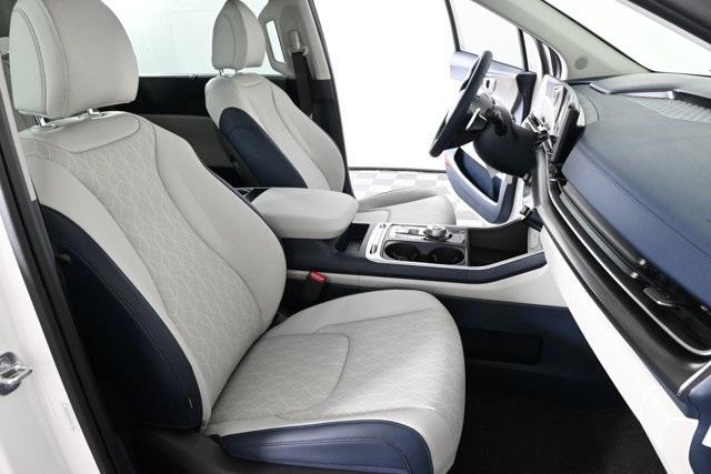 new 2026 Kia Carnival Hybrid car, priced at $51,190