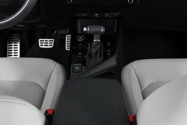 new 2025 Kia Niro car, priced at $31,428