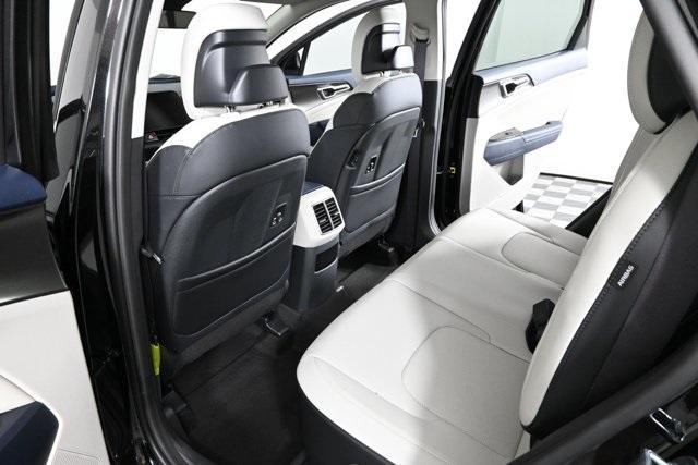 new 2025 Kia Sportage Hybrid car, priced at $32,282