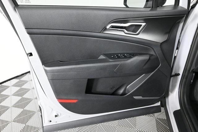 new 2026 Kia Sportage Hybrid car, priced at $33,283