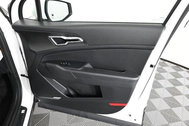 new 2025 Kia Sportage Hybrid car, priced at $30,454