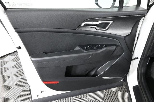 new 2025 Kia Sportage Hybrid car, priced at $30,454