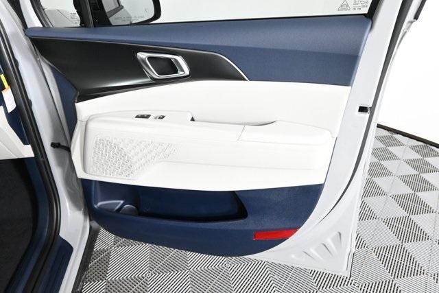 new 2026 Kia Carnival Hybrid car, priced at $49,122