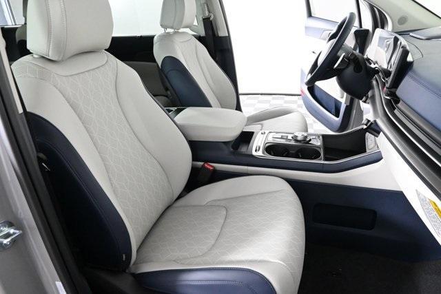 new 2026 Kia Carnival Hybrid car, priced at $49,122