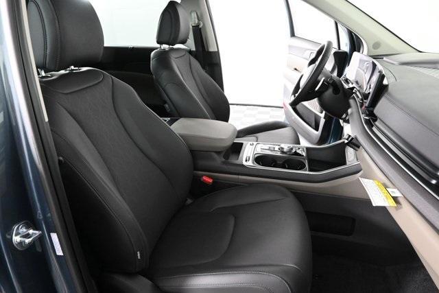 new 2026 Kia Carnival Hybrid car, priced at $48,224