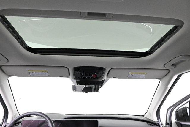 new 2026 Kia Carnival Hybrid car, priced at $54,885