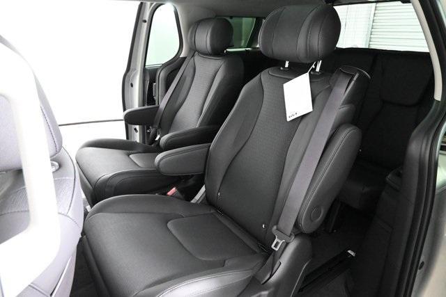 new 2026 Kia Carnival Hybrid car, priced at $54,885