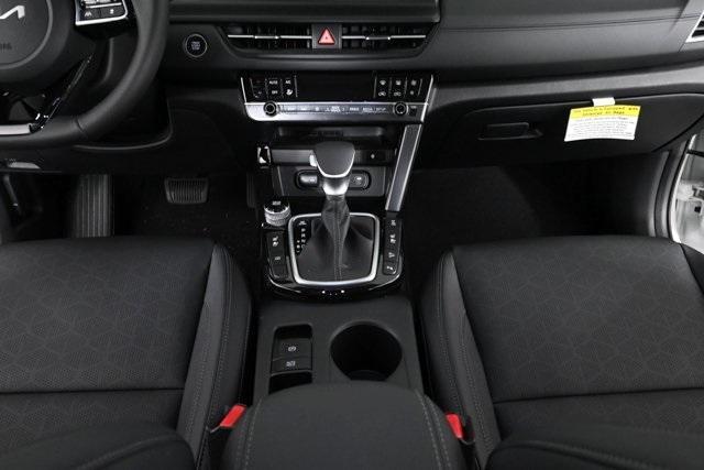 new 2025 Kia Seltos car, priced at $30,588