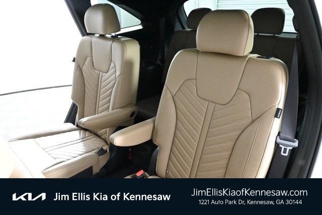 used 2024 Kia Sorento car, priced at $43,041