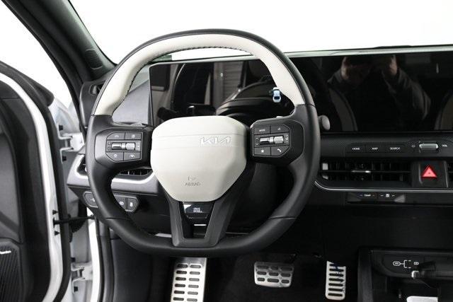 new 2025 Kia K4 car, priced at $30,610